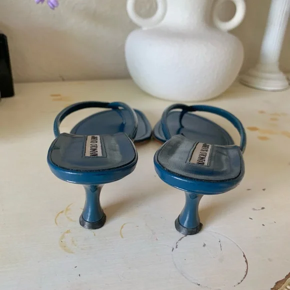 Vintage Manolo Blahnik Blue Patent Leather Thong Heel Sandal - Picture 4 of 6